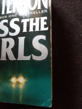 Load image into Gallery viewer, Kiss The Girls by James Patterson