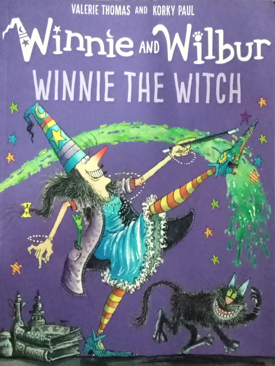 Winnie and Wilbur Winnie The Witch by Valerie Thomas